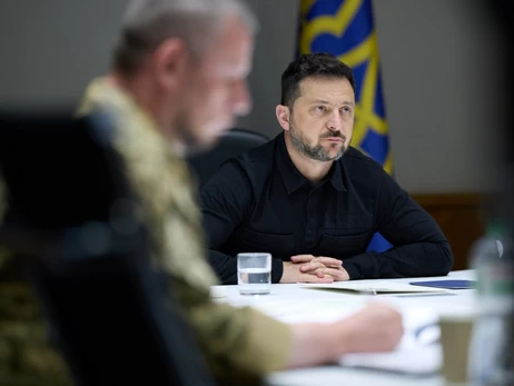  Зеленский пообщался с боевыми командирами после перестановок в Минобороны