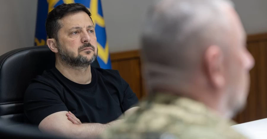 Зеленський знову поговорив із військовими командирами 