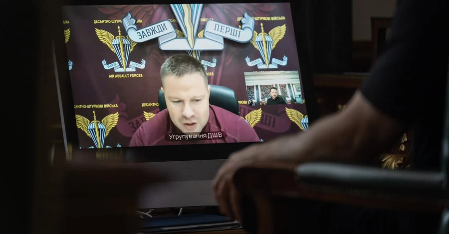 Зеленский переговорил с Драпатым и Апостолом на фоне призывов к отставке Сырского