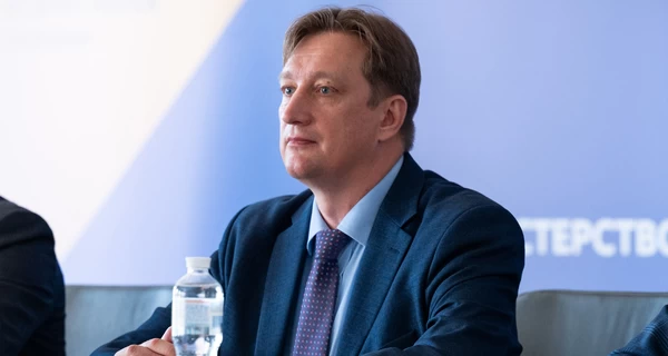 Услышать учителя, удержать молодежь - чего педагоги ждут от нового министра
