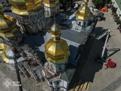 «Путин ударил по Иисусу», - блогер Лора Лумер побывала в разрушенной российским ударом Лавре