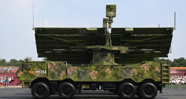 Зброя майбутнього: Китай полює на Starlink, Британія стріляє лазерами, а США відправляють у бій ШІ 