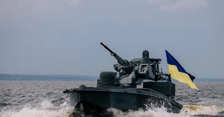 СБУ нанесла новые удары по РФ - поражены ракетный катер, суда, РЛС С-400 и нефтяная платформа