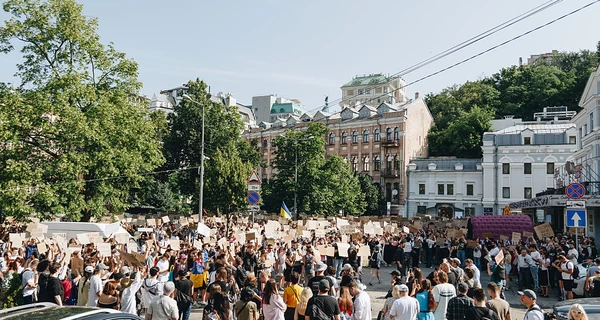В Киеве 10-й день подряд проходит протест из-за увольнения Федорова 