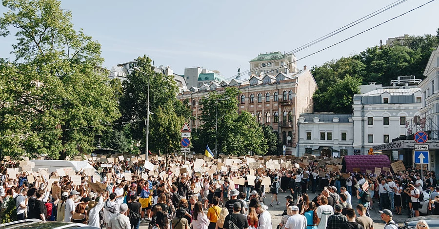 В Киеве 10-й день подряд проходит протест из-за увольнения Федорова 