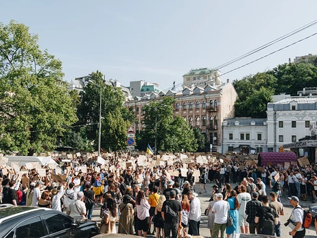 В Киеве 10-й день подряд проходит протест из-за увольнения Федорова 