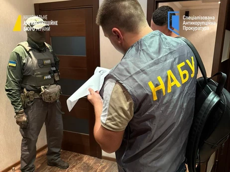 Бывшего госсекретаря МИД подозревают в хищении пожертвований, собранных в начале войны
