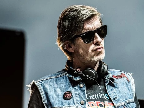 Автор хита Nightcall диджей Kavinsky внезапно скончался в возрасте 50 лет