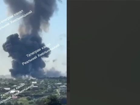 У Хмельницькому пролунала серія вибухів, над містом здіймається дим