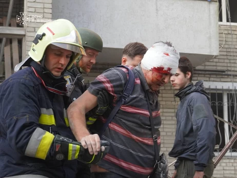 Пострадавших во Львове уже 26, под завалами могут оставаться люди