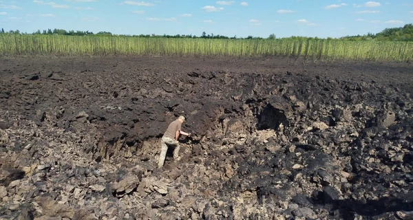Вблизи Радушного, где РФ убила целую семью, нашли воронку от второй ракеты КНДР