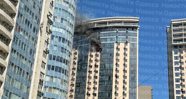 Россияне ударили дроном по многоэтажке в центре Одессы