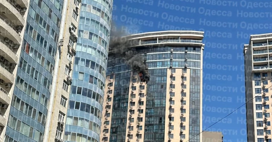 Россияне ударили дроном по многоэтажке в центре Одессы