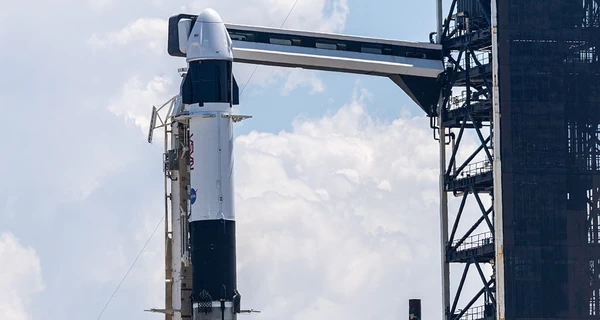 Ракета Илона Маска врежется в Луну: почему ученые с тревогой ждут удар Falcon 9
