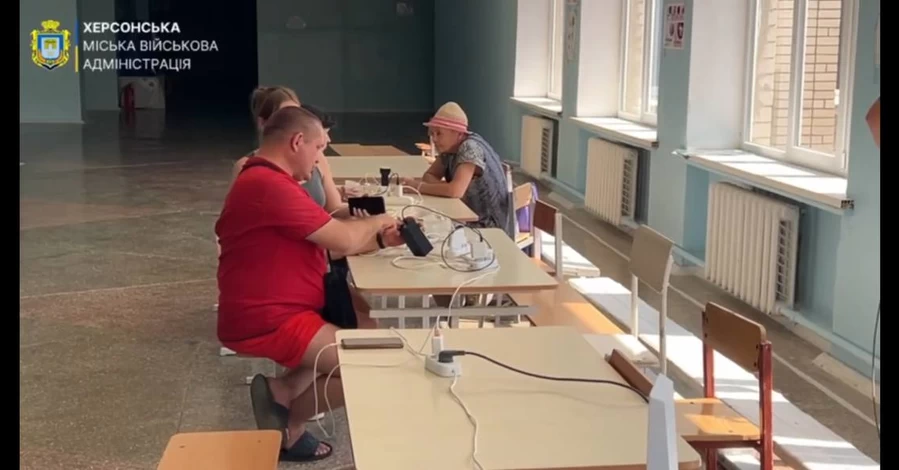 Херсон знеструмлений після нічних обстрілів, воду подають за графіком