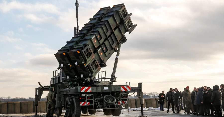 Кульбіт Трампа: чому США забрали обіцянки щодо ракет для Patriot і що робити Києву