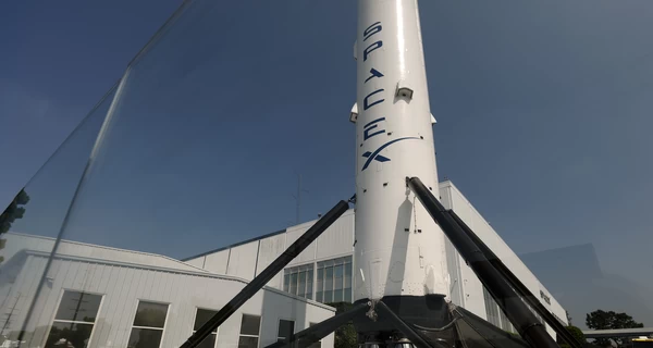 Часть SpaceX Falcon 9 врезалась в Луну – будет ли это иметь последствия для Земли