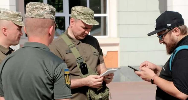 Військкомів пропонують взяти в жорсткі шори: що відомо про новий законопроєкт щодо ТЦК та СП