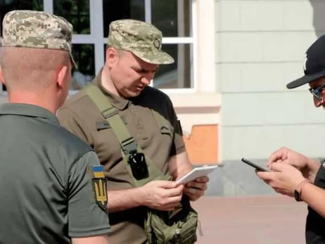 Військкомів пропонують взяти в жорсткі шори: що відомо про новий законопроєкт щодо ТЦК та СП