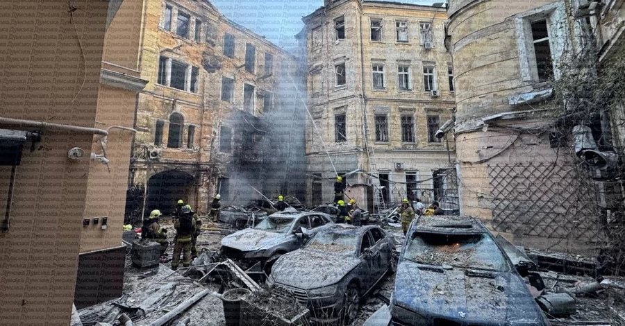 Ночью Россия атаковала Одессу ракетами и дронами, горел центр города
