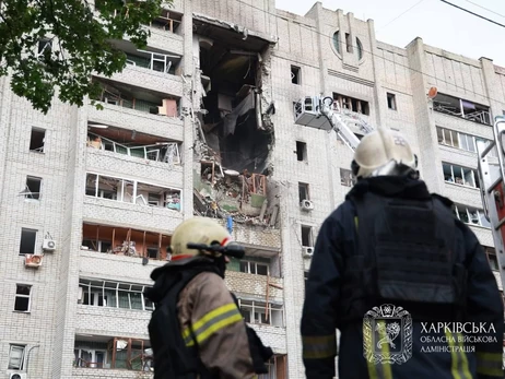 Россия нанесла удар по Харькову: частично разрушена десятиэтажка, погиб мужчина