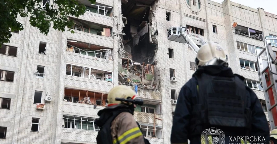  У Харкові кількість постраждалих від удару РФ зросла до 37, під завалами шукають людей 