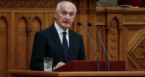В Угорщині обрали нового президента – ним став колишній суддя, якого свого часу усунув Орбан