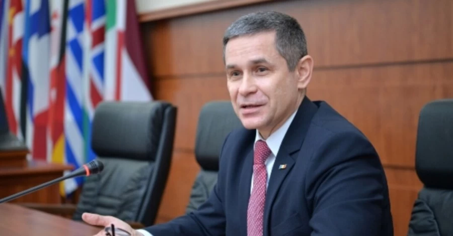 Министр обороны Молдовы отказался отвечать на вопросы по-русски: Я вас не понимаю