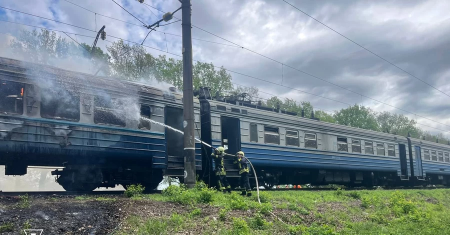На Одещині російський «шахед» вдарив по локомотиву пасажирського потяга – є загиблі та поранені