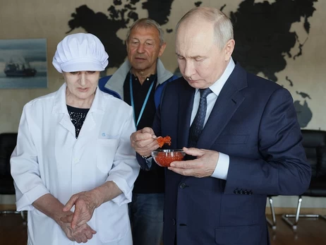 Первый в истории визит Путина на Курилы ухудшил отношение Японии к России, - премьер Такаити