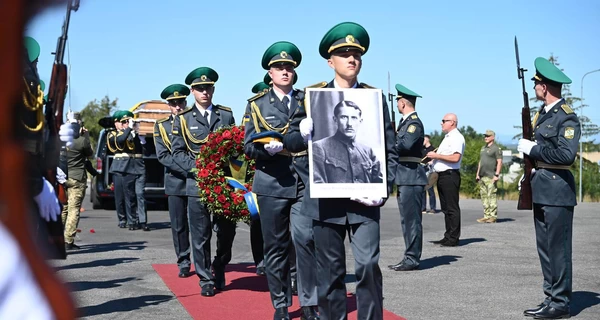 Останки Евгения Коновальца доставили в Украину для перезахоронения