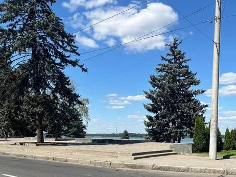 В Днепре демонтировали памятник советскому генералу Маргелову 