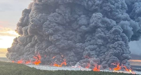 В Московской области РФ прогремели взрывы, горят склады Wildberries