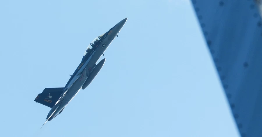 В небе над Румынией заметили неизвестный беспилотник - его сбил испанский F-18