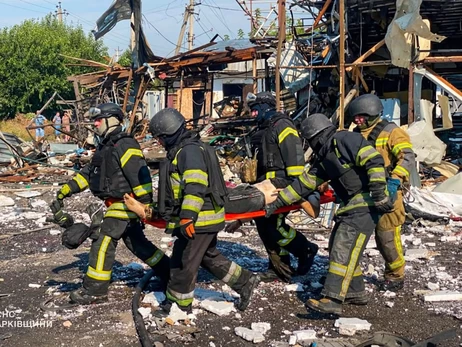 Десять людей загинуло внаслідок ракетного удару Росії по Печенігах на Харківщині