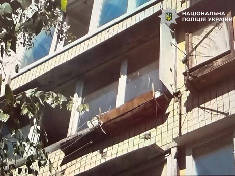 У Києві жінка викинула з четвертого поверху собаку, який належав власнику квартири