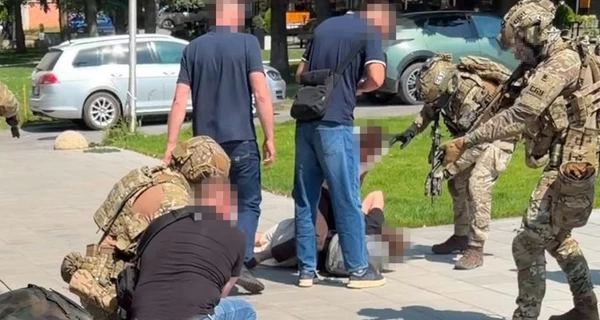 В Черновцах иностранцы подожгли опорную электроподстанцию ​​по заданию РФ – их задержала СБУ