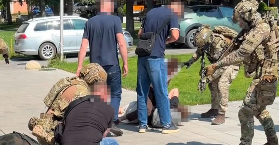 У Чернівцях іноземці підпалили опорну електропідстанцію за завданням РФ - їх затримала СБУ