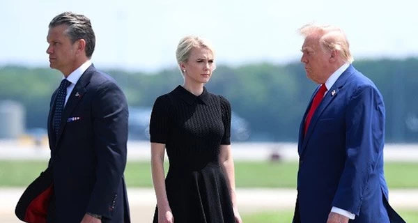 Вона завжди поруч із Трампом: хто така Наталі Харп — нова фаворитка президента США