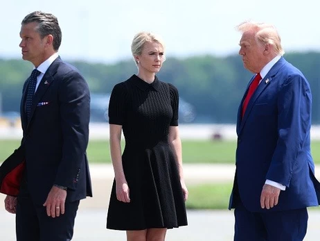 Она всегда рядом с Трампом: кто такая Натали Харп — новая фаворитка президента США