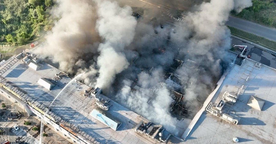 РФ вдарила по найбільшому ТЦ Кривого Рогу - багато жертв та постраждалих 