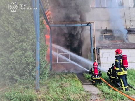 У Львові спалахнув склад з аерозольними балончиками - постраждали 5 працівників 