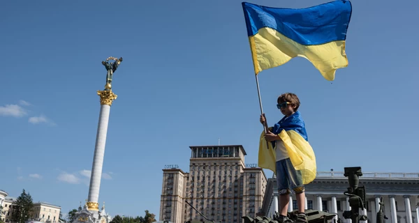 Украинцы отмечают сегодня День государственного флага