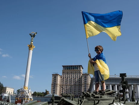 Украинцы отмечают сегодня День государственного флага