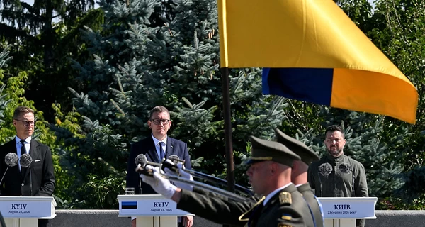 Зеленський з лідерами країн Балтії та Скандинавії урочисто підняли прапор України у Києві
