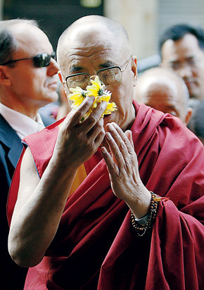 Далай-лама больше не политик 