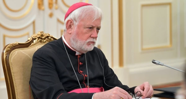 В Россию впервые за пять лет прибыл секретарь Ватикана – он призвал прекратить войну