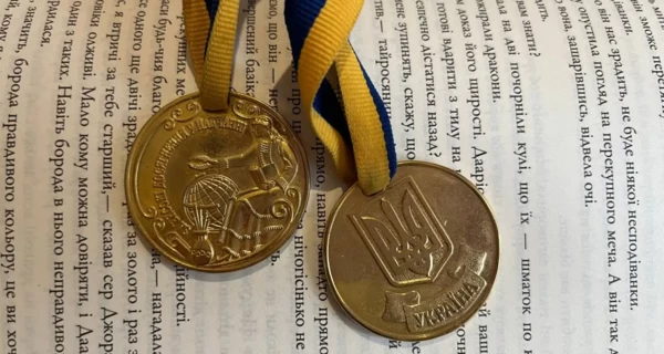 Шкільне «золото» через 27 років: чому історія боротьби відмінниці викликала суспільний резонанс
