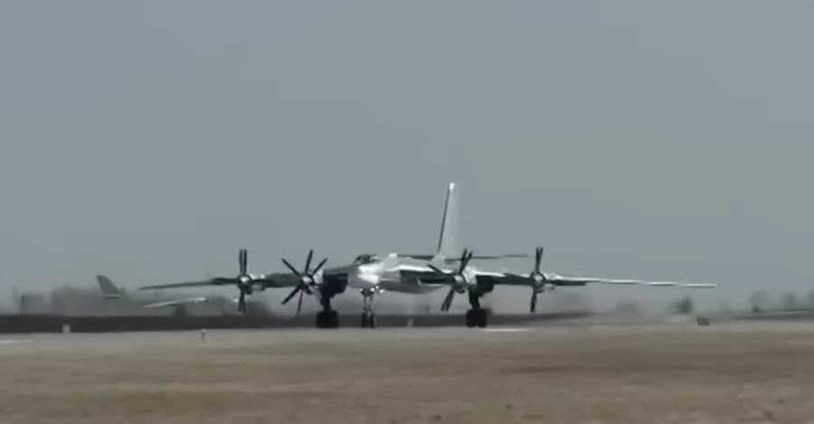СБУ поразила Ту-95МС и два склада на аэродроме 