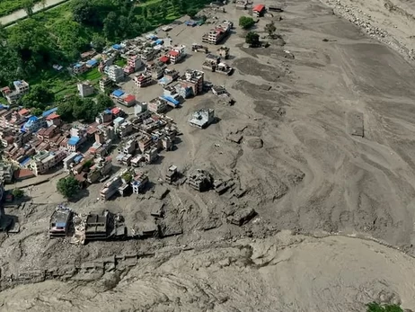 Кількість жертв повені в Непалі зросла до 586, зв'язку з українцями досі немає 
